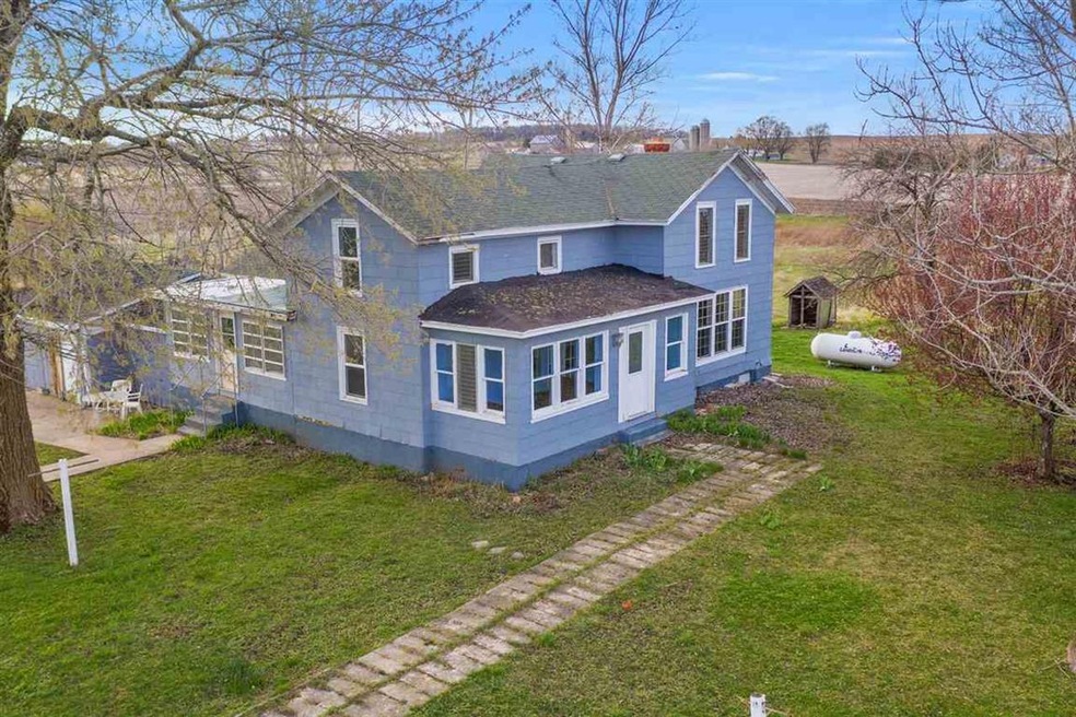 N8573 Hwy 104, Brooklyn, WI 53521 - photo 1