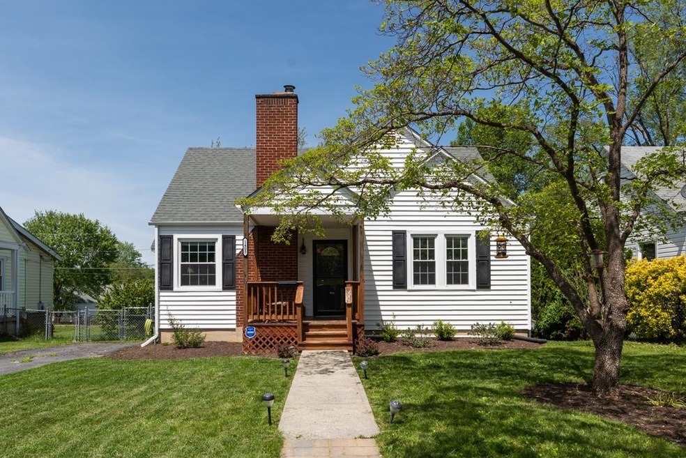 1405 Mulberry St, Waynesboro, VA 22980 - photo 1