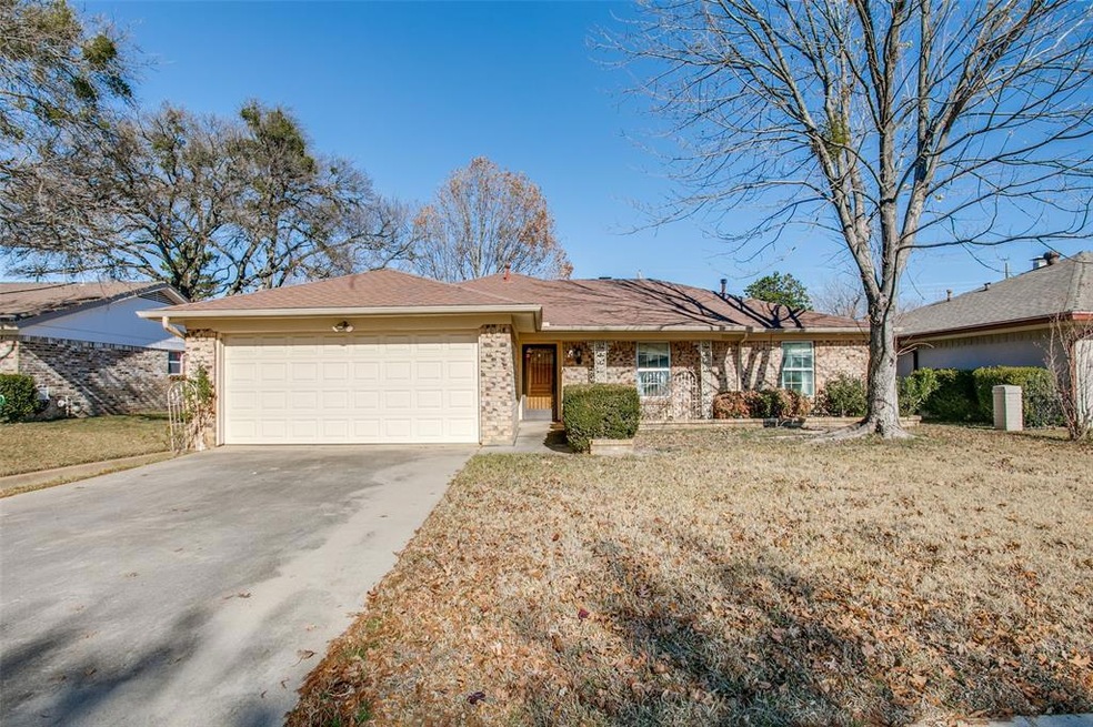 2017 Knoxville Dr, Bedford, TX 76022 - photo 1