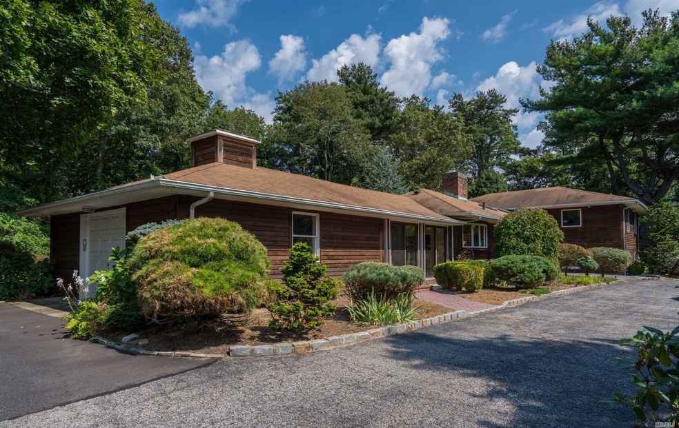 2 Tappentown Ln, Glen Head, NY 11545 - photo 1