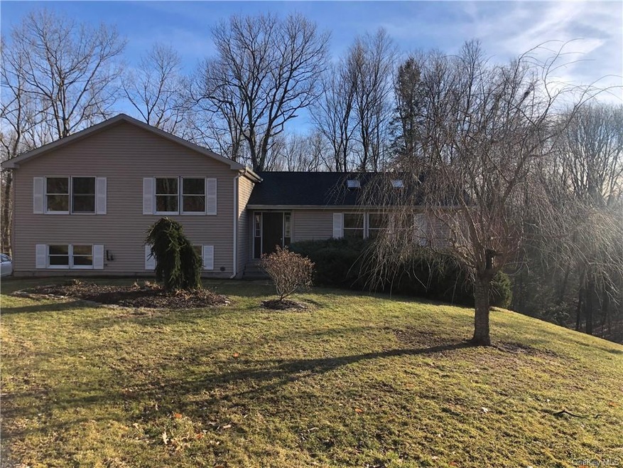 77 Deer Hill Ct, Carmel, NY 10512 - photo 1