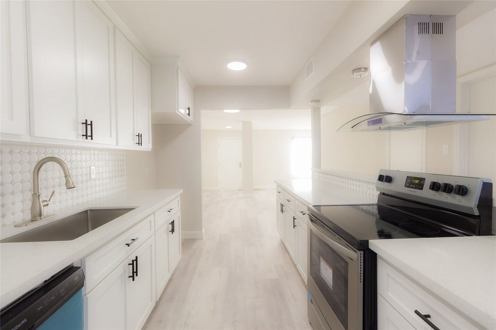 1521 W Sam Houston Pkwy S, Houston, TX 77042 - photo 1