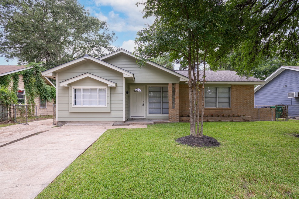 7215 Colton St, Houston, TX 77016 - photo 1