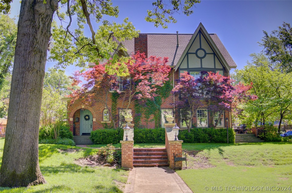 Beautiful exterior on Terwilleger Blvd