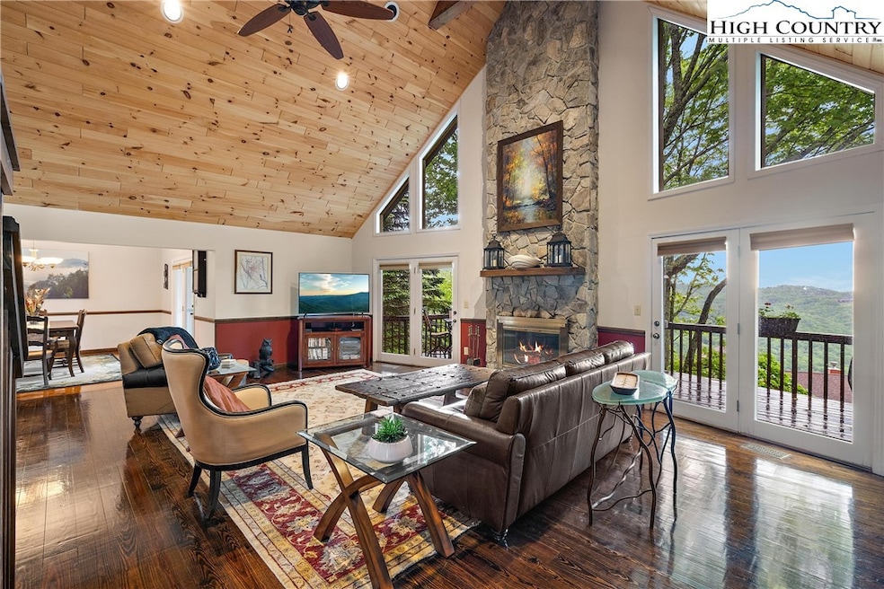 Spacious, view, A/C and Club!