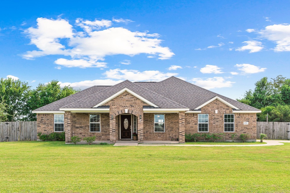 10702 Harry Dr, Needville, TX 77461 - photo 1