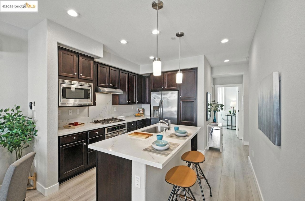 Sold $920,000 • Co-Listing Agent