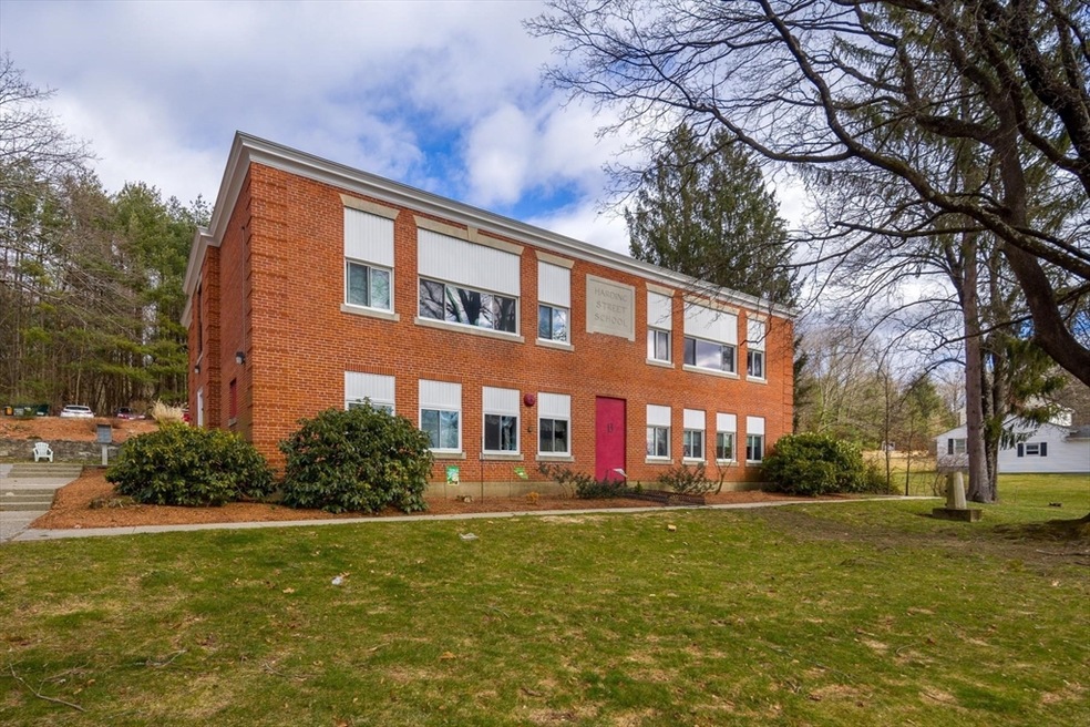 13 Harding St unit 8, South Grafton, MA 01560 - photo 1