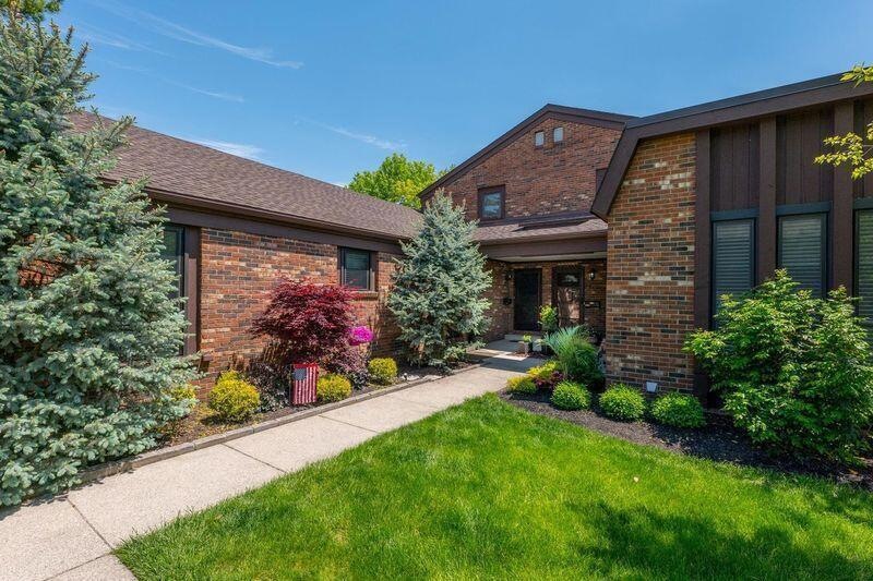FRONT WALKWAY