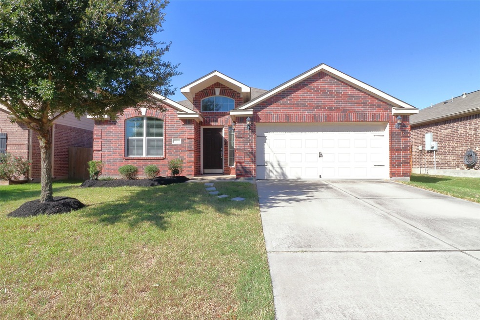 12122 Mabel Ln, Pinehurst, TX 77362 - photo 1
