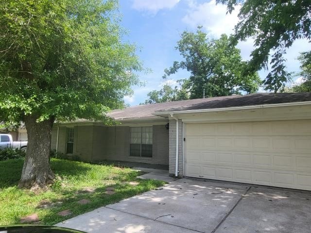 819 Turney Dr, Houston, TX 77038 - photo 1