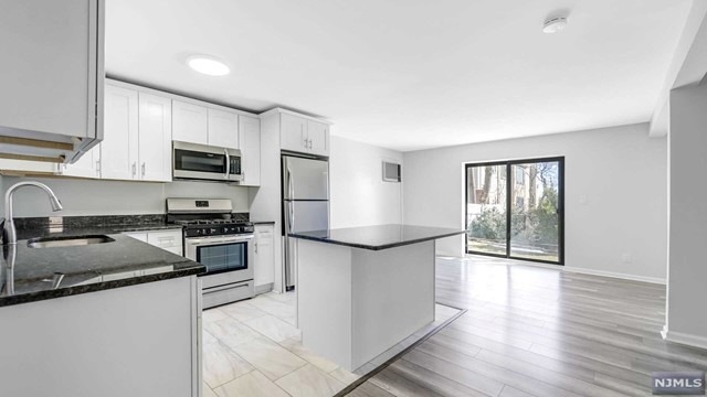 91 Myrtle Ave unit GF, Edgewater, NJ 07020 - photo 1