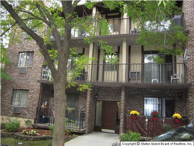 19 Donna Ct unit 6, Staten Island, NY 10314 - photo 1