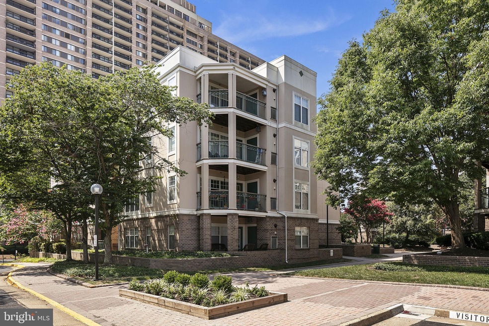 Savoy Park unit 313, Falls Church, VA 22041 - photo 1