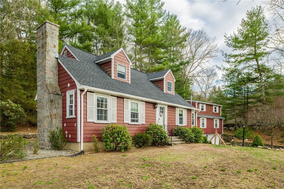 1900 New London Turnpike, West Warwick, RI 02893 - photo 1