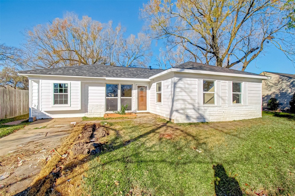 13307 Halifax St, Houston, TX 77015 - photo 1