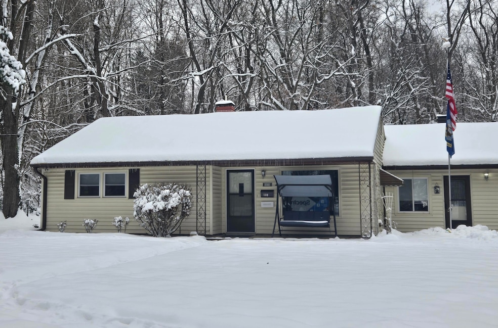 1110 Denway Dr, Kalamazoo, MI 49008 - photo 1