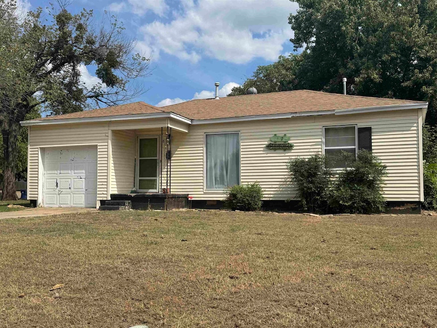 812 N 15th St, Duncan, OK 73533 - photo 1