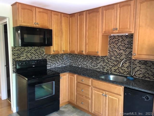 100 Pumpkin Hill Rd unit 21, New Milford, CT 06776 - photo 1