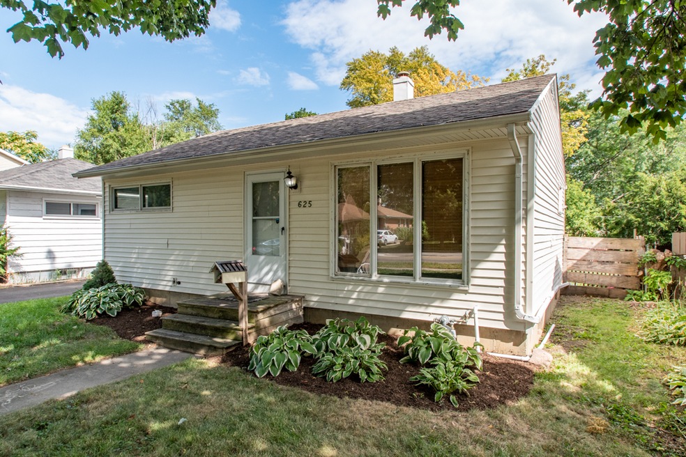 625 N Lewis Ave, Waukegan, IL 60085 - photo 1