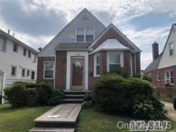 5328 192nd St, Fresh Meadows, NY 11365 - photo 1