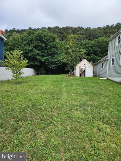 251 N Washington St, Berkeley Springs, WV 25411 - photo 1