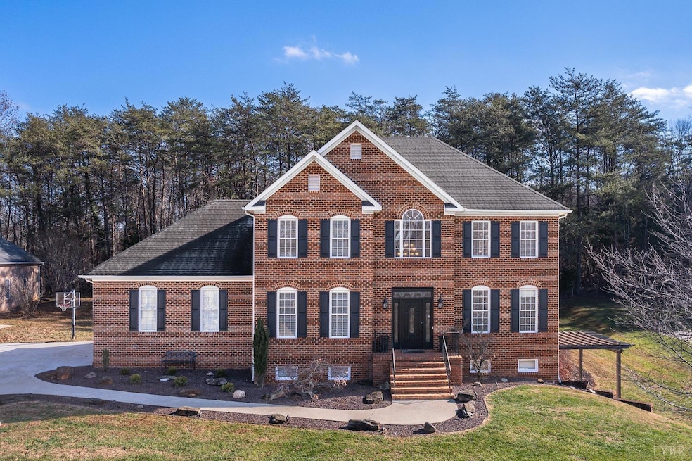 1102 Walkers Crossing Dr, Forest, VA 24551 - photo 1