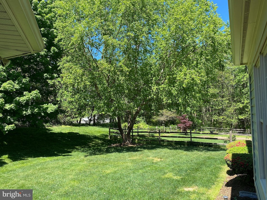 8392 Westpointe Dr, Fairfax Station, VA 22039 - photo 1