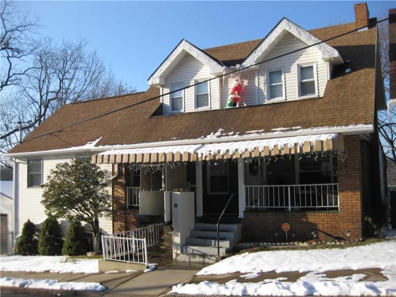 Exterior Front. Welcome Home to 144 W. McIntyre Av