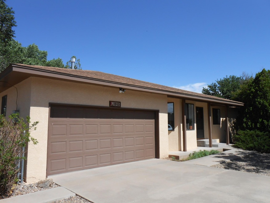 1915 Murray Loop