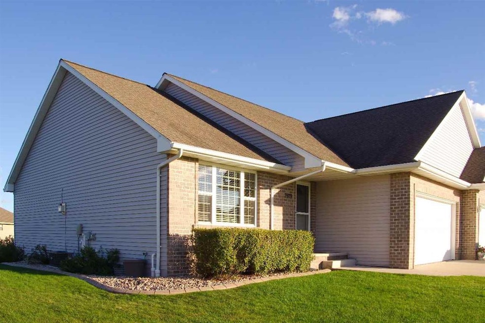 3979 N Parker Way, de Pere, WI 54115 - photo 1