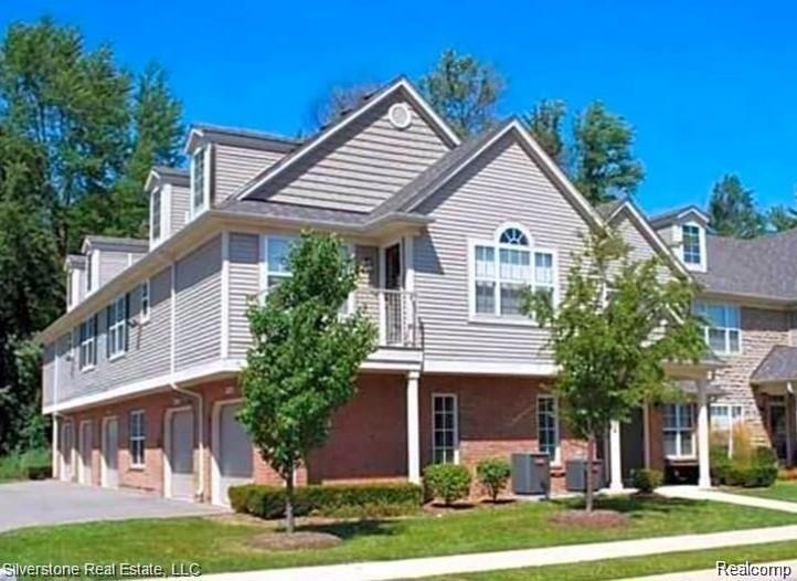 11335 N Woods front.jpg