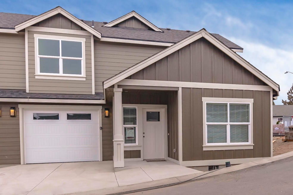 2755 SW Greens Blvd #16