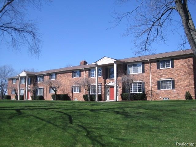 Beautiful Presence of Bloomfield Country Manor fro