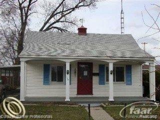 110 Bay St, Davison, MI 48423 - photo 1