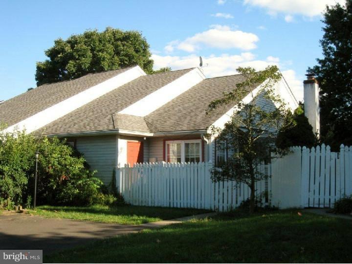 234 Oakridge Dr, Langhorne, PA 19047 - photo 1