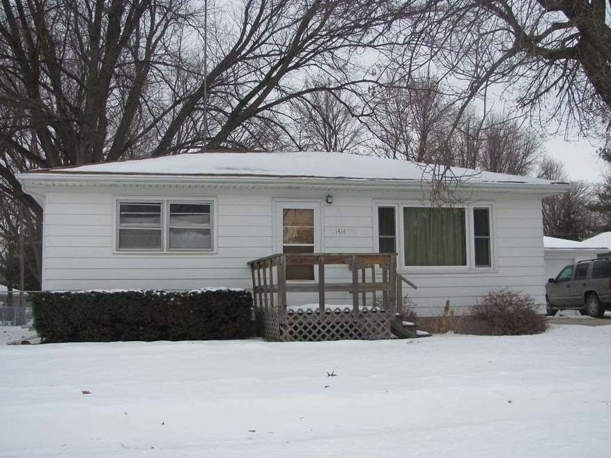 1414 Orchard Dr, Cedar Falls, IA 50613 - photo 1