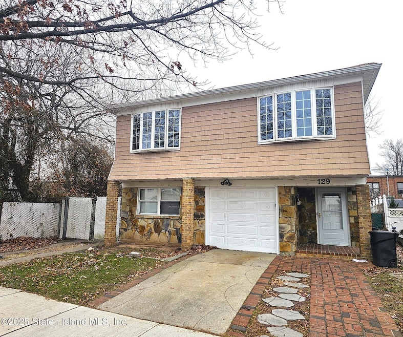 129 Forest St, Staten Island, NY 10314 - photo 1