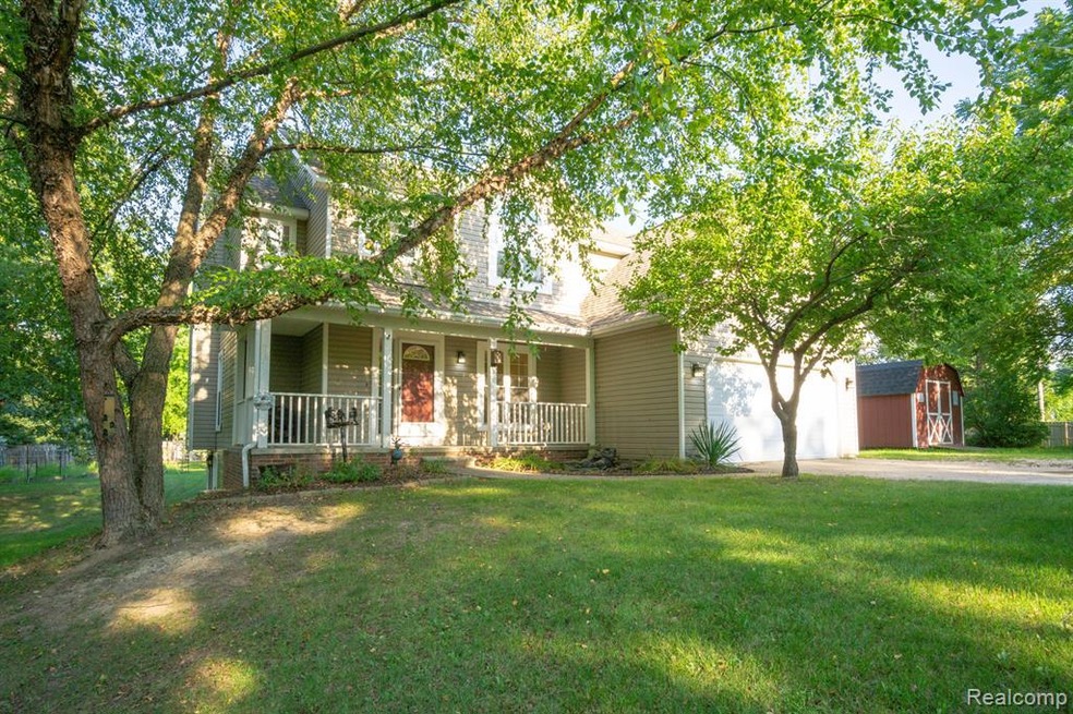 Great Home on 2 Acres  with Hartland Schools