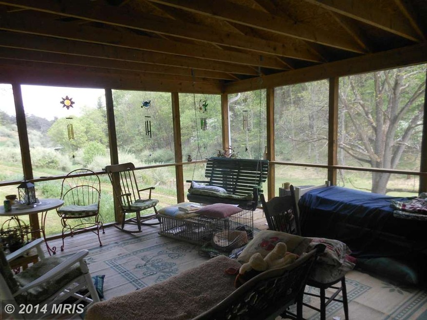 417 Harmony Hollow Rd, Points, WV 25437 - photo 1