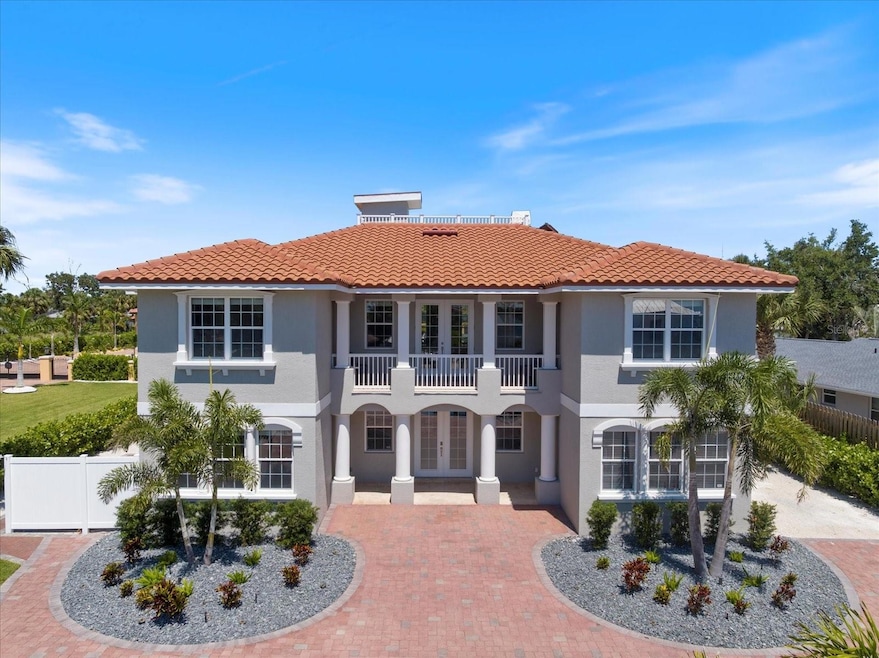 Welcome to 2322 Bayshore Rd. in Nokomis FL