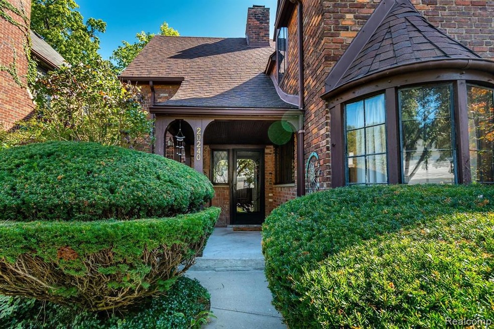 Front Ext3.jpg