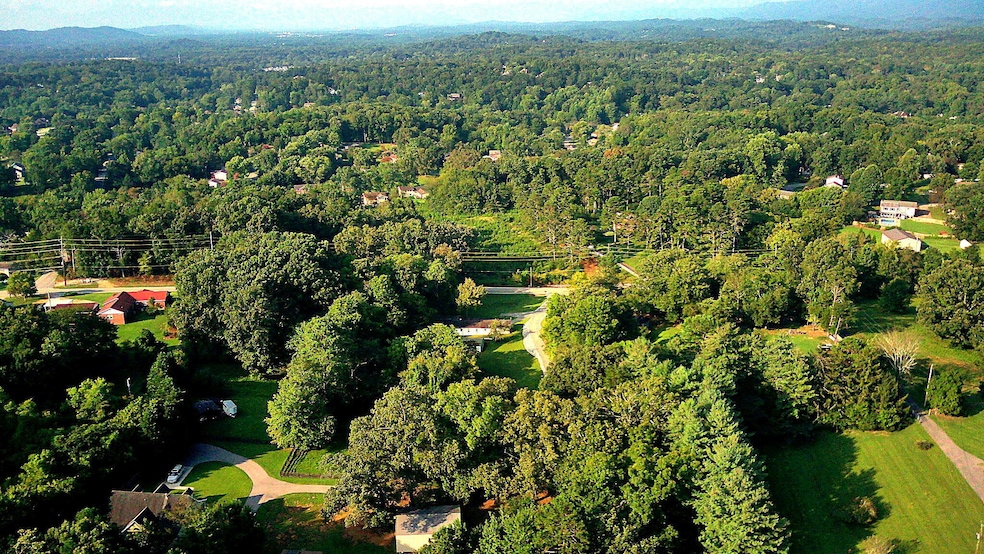 1343 Thrasher Pike, Hixson, TN 37343 - photo 1