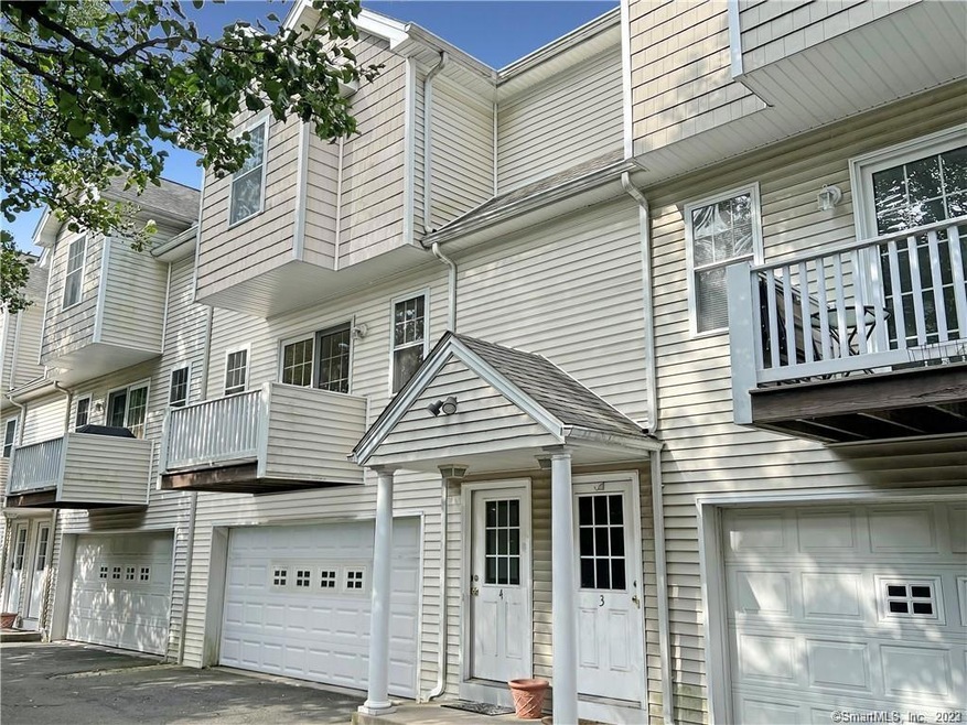 35 Maple Tree Ave unit 4, Stamford, CT 06906 - photo 1