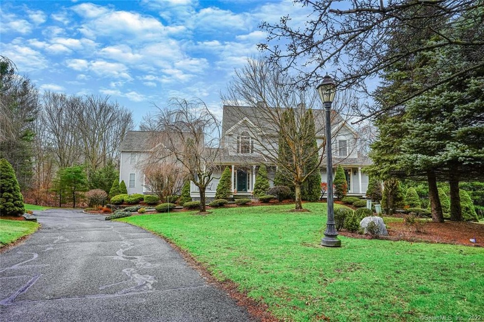 Desirable complex with INGROUND POOL, TENNIS, CLUB