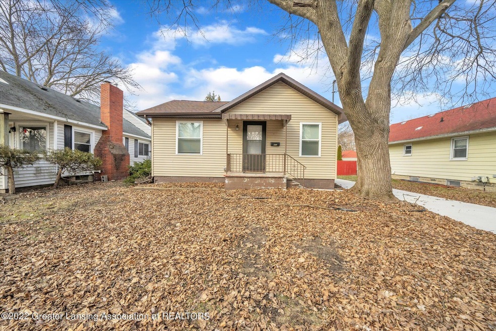 03-209-E-Mason-St-WindowStill-Real-Estat