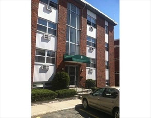 8 Commonwealth Ct unit 10, Brighton, MA 02135 - photo 1