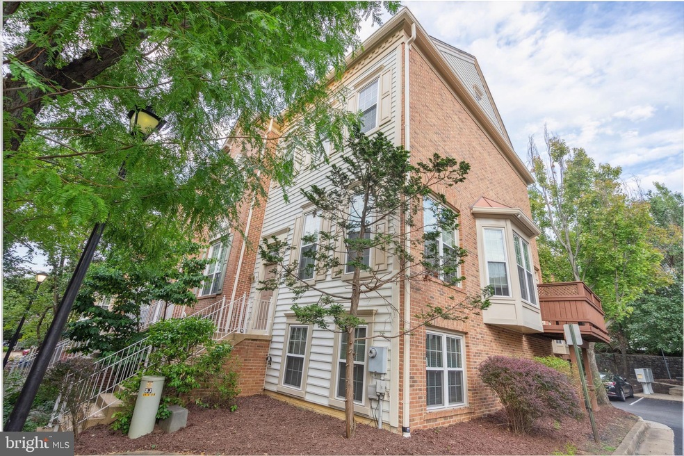 6026 Ricketts Walk, Alexandria, VA 22312 - photo 1