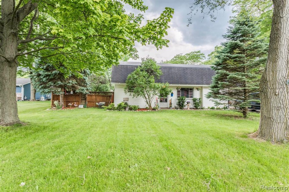 2631 Lewis Dr, Port Huron, MI 48060 - photo 1