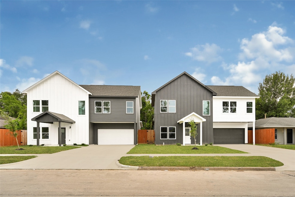 For Sale $359,500 • Co-Listing Agent